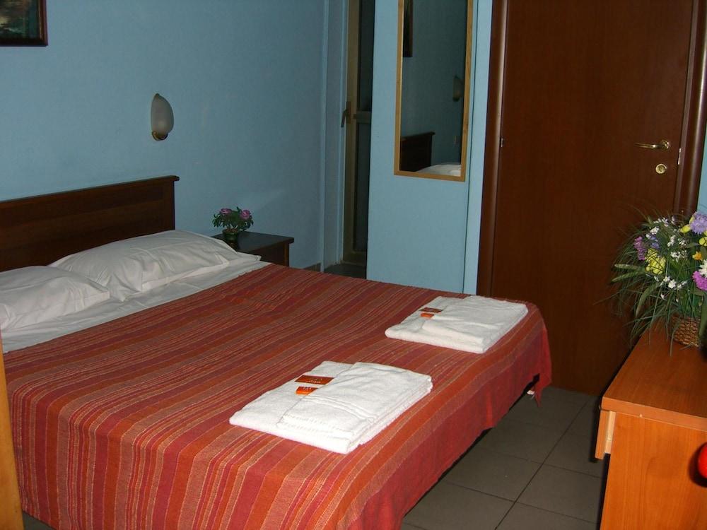 Hotel Mercurio Мілан Екстер'єр фото